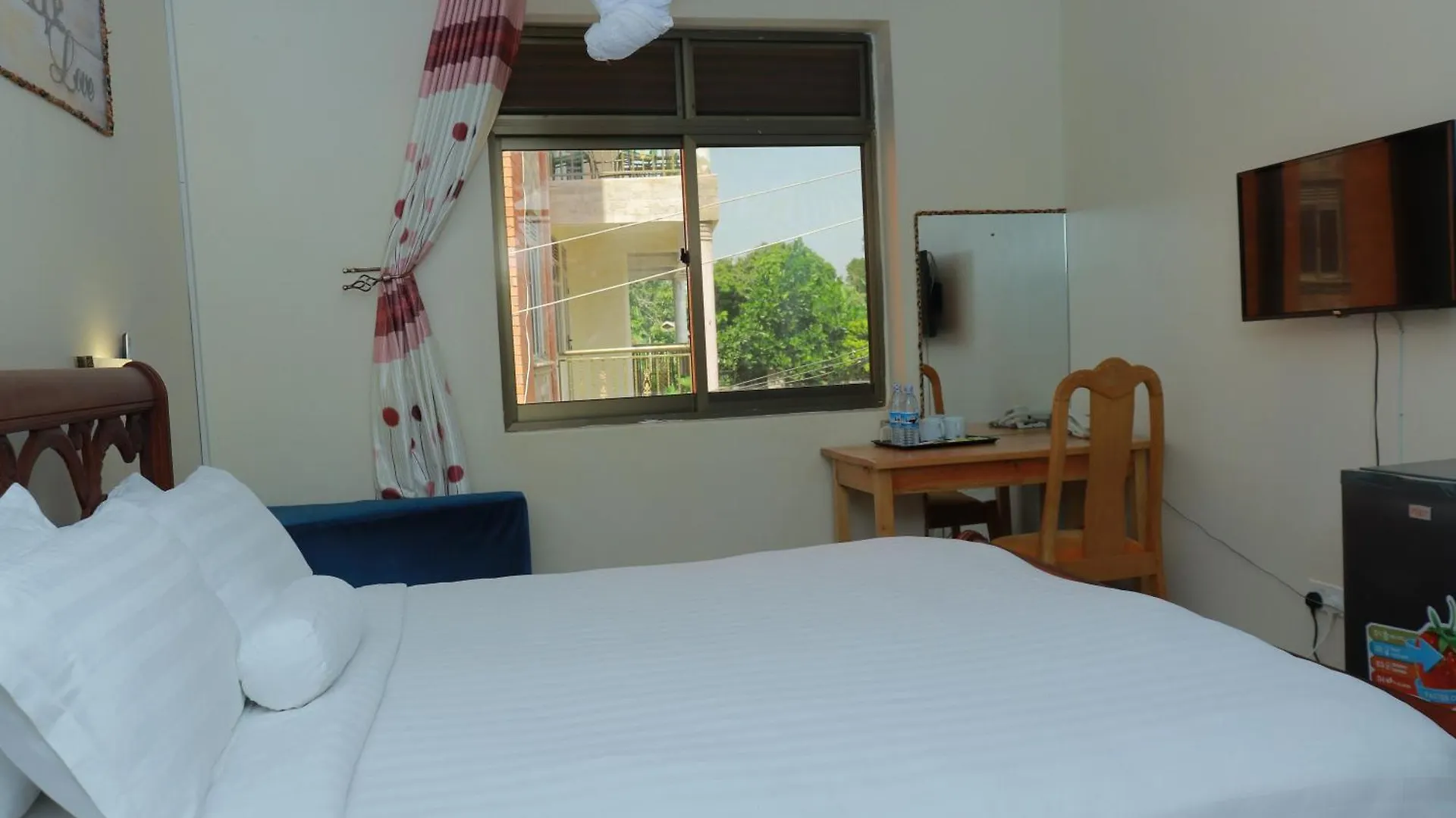 Mowicribs Hotel And Spa Entebbe
