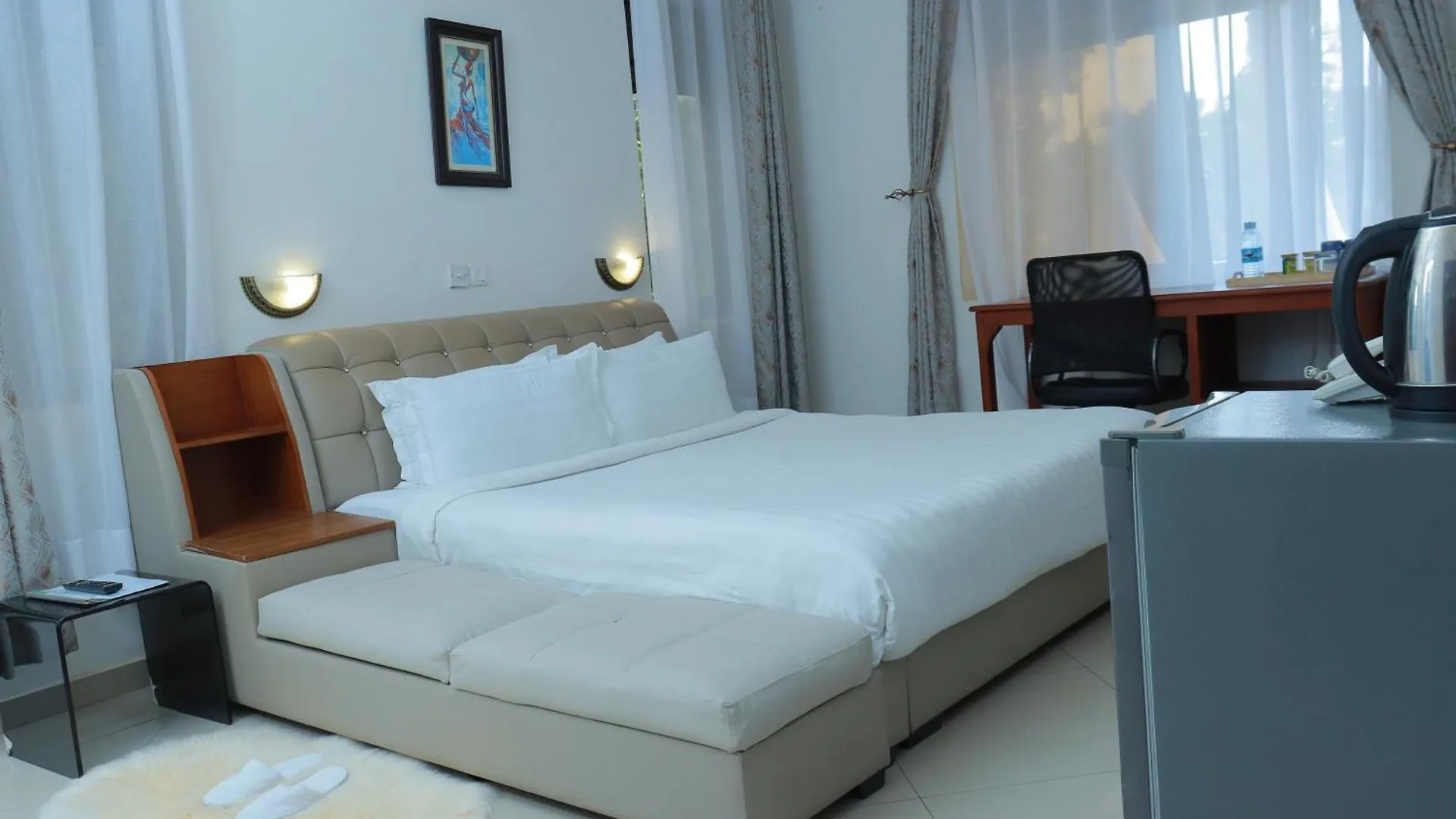 Mowicribs Hotel And Spa Entebbe 3*,