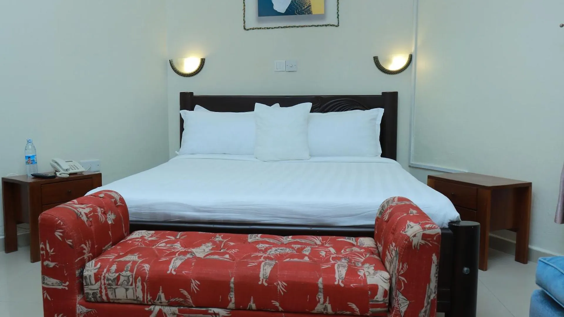 Mowicribs Hotel And Spa Entebbe