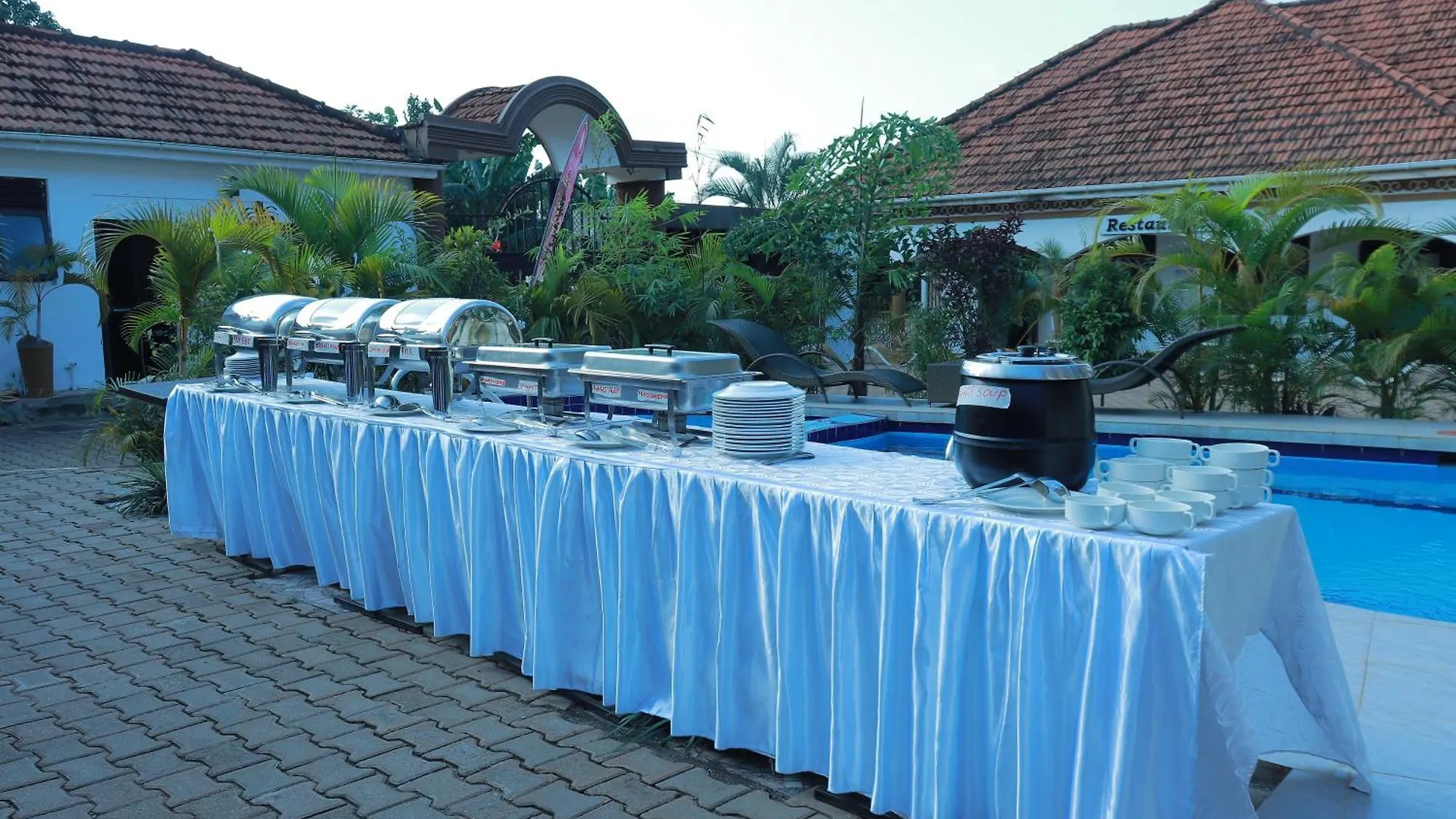Mowicribs Hotel And Spa Entebbe
